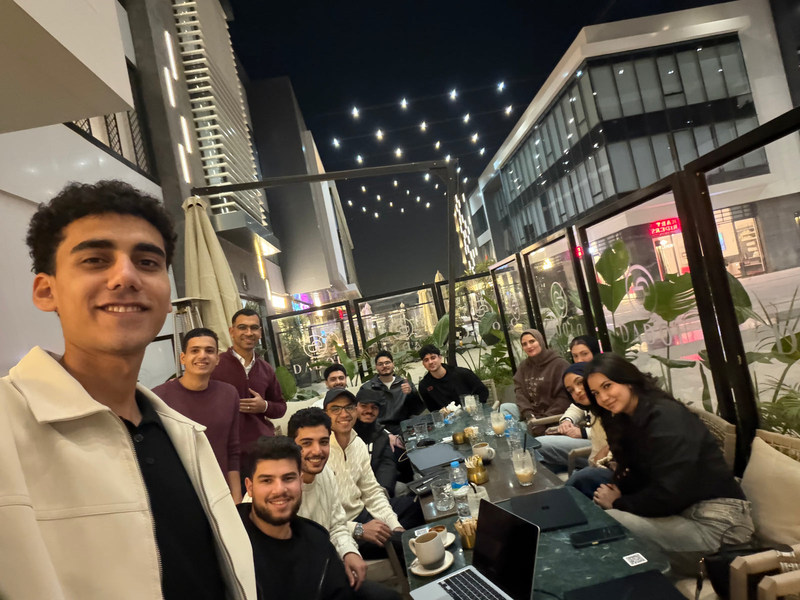 من شخص واحد... إلى شركة تعمل مع اكثر من 250 براند
